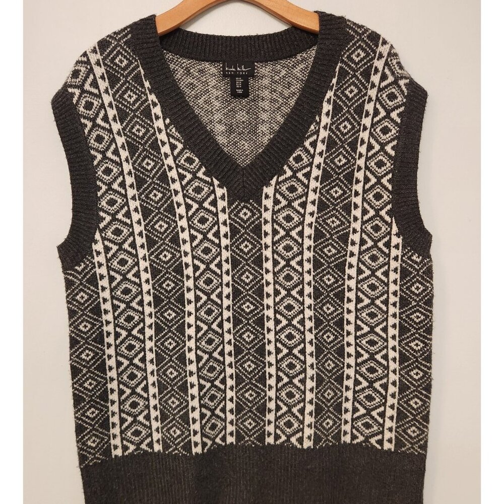 Nicole Miller V-Neck Vest Sweater Gray Black‎ White Diamond Pattern Medium NEW